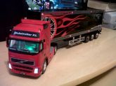 Miniatura Volvo FH 12 Carreta baú